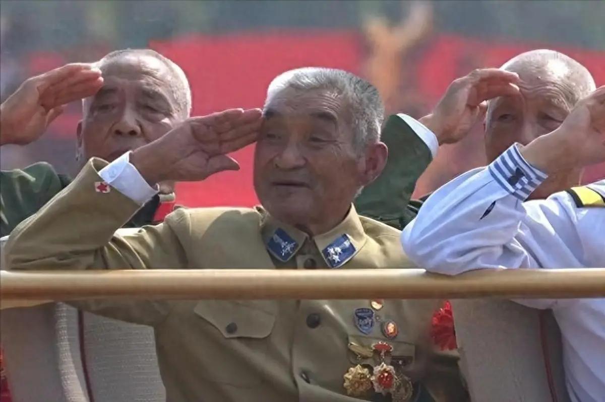 官方回应102岁老兵看完阅兵后去世